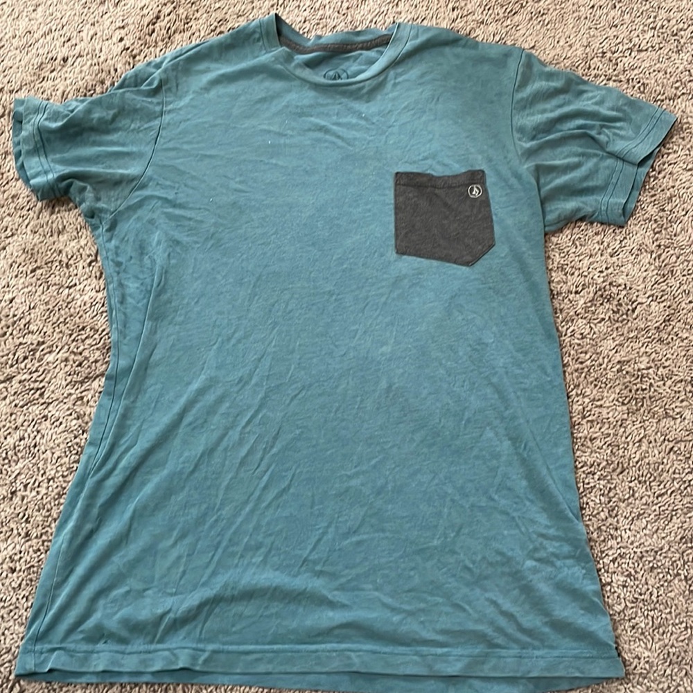 👚2 for 15👚 Mens large Volcom shirt pocket tee